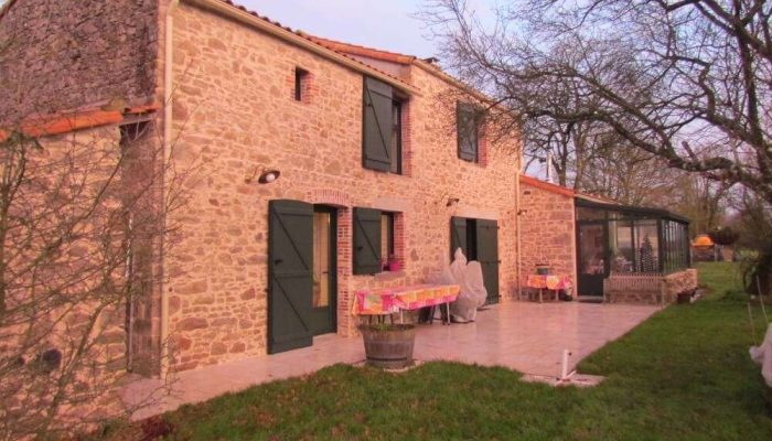 Réalisation rénovation façade, Label Face, votre enduiseur à Saint-Gilles-Croix-de-vie